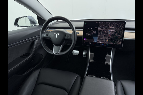 Tesla Model 3 Performance 513pk 0-100 3,4sec AWD Lmv 20" AutoPilot Rode Remklauwen Carbon Spoiler Panoramadak Adaptive Cruise Camera's Leer Pd Elektr.-A-Klep+Stuur+Verst.Stoel+Geheugen Easy Entry Stoel+Bank-Verwarmd Keyless WiFi  75kWh 4WD 1e Eigenaar Origineel Nederlandse Auto Nieuwprijs € 65.680 SOH 83%