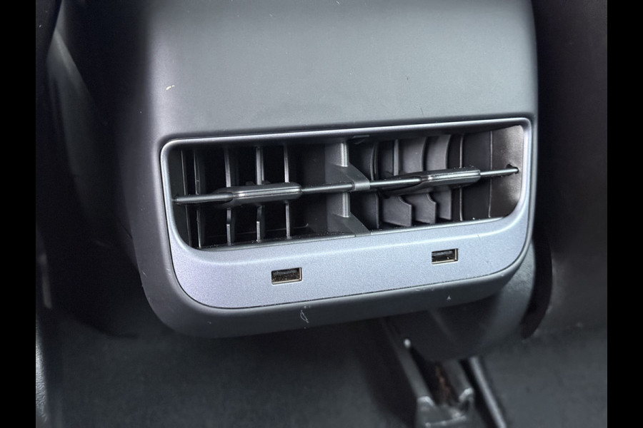 Tesla Model 3 Performance 513pk 0-100 3,4sec AWD Lmv 20" AutoPilot Rode Remklauwen Carbon Spoiler Panoramadak Adaptive Cruise Camera's Leer Pd Elektr.-A-Klep+Stuur+Verst.Stoel+Geheugen Easy Entry Stoel+Bank-Verwarmd Keyless WiFi  75kWh 4WD 1e Eigenaar Origineel Nederlandse Auto Nieuwprijs € 65.680 SOH 83%