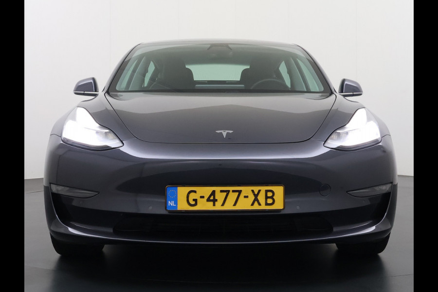 Tesla Model 3 Performance 513pk 0-100 3,4sec AWD Lmv 20" AutoPilot Rode Remklauwen Carbon Spoiler Panoramadak Adaptive Cruise Camera's Leer Pd Elektr.-A-Klep+Stuur+Verst.Stoel+Geheugen Easy Entry Stoel+Bank-Verwarmd Keyless WiFi  75kWh 4WD 1e Eigenaar Origineel Nederlandse Auto Nieuwprijs € 65.680 SOH 83%