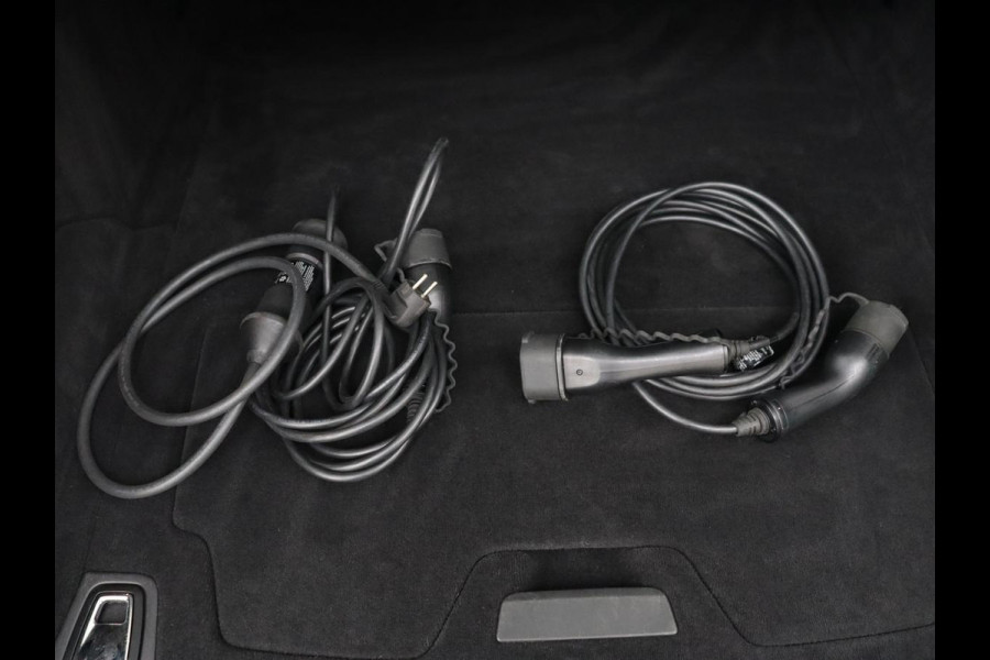 Volvo V90 2.0 T6 Recharge AWD Inscription | Trekhaak | Leder | Stoel & stuurverwarming | Adaptive cruise | Kinderzitjes | Camera | Navigatie | Carplay | Full LED | PHEV | Plug In