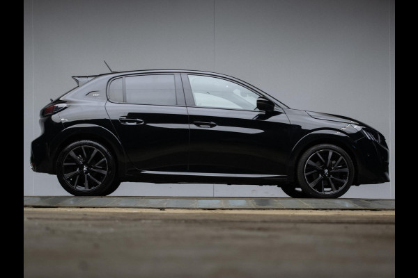 Peugeot 208 1.2 PureTech GT Pack (PANORAMADAK,CARPLAY,ELECTRISCHE STOELEN,LEDER,3D CAMERA,LED,XENON,BLACK/PACK,PDC,NETTESTAAT)