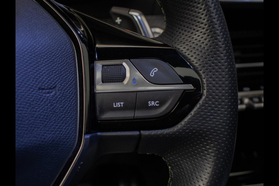 Peugeot 208 1.2 PureTech GT Pack (PANORAMADAK,CARPLAY,ELECTRISCHE STOELEN,LEDER,3D CAMERA,LED,XENON,BLACK/PACK,PDC,NETTESTAAT)