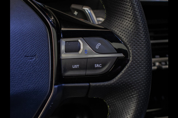 Peugeot 208 1.2 PureTech GT Pack (PANORAMADAK,CARPLAY,ELECTRISCHE STOELEN,LEDER,3D CAMERA,LED,XENON,BLACK/PACK,PDC,NETTESTAAT)