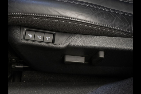 Peugeot 208 1.2 PureTech GT Pack (PANORAMADAK,CARPLAY,ELECTRISCHE STOELEN,LEDER,3D CAMERA,LED,XENON,BLACK/PACK,PDC,NETTESTAAT)