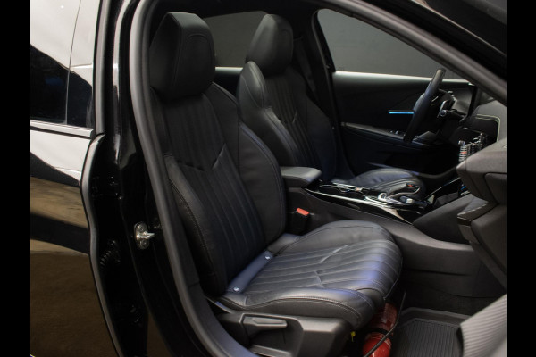 Peugeot 208 1.2 PureTech GT Pack (PANORAMADAK,CARPLAY,ELECTRISCHE STOELEN,LEDER,3D CAMERA,LED,XENON,BLACK/PACK,PDC,NETTESTAAT)