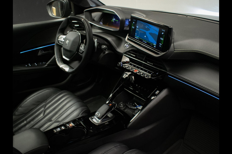 Peugeot 208 1.2 PureTech GT Pack (PANORAMADAK,CARPLAY,ELECTRISCHE STOELEN,LEDER,3D CAMERA,LED,XENON,BLACK/PACK,PDC,NETTESTAAT)