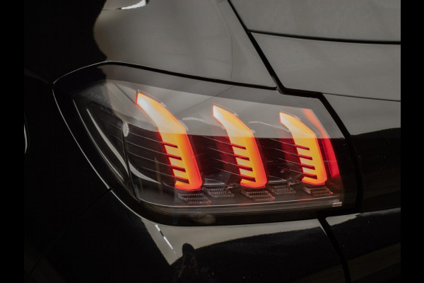 Peugeot 208 1.2 PureTech GT Pack (PANORAMADAK,CARPLAY,ELECTRISCHE STOELEN,LEDER,3D CAMERA,LED,XENON,BLACK/PACK,PDC,NETTESTAAT)