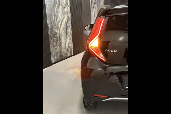 Toyota Aygo 1.0 VVT-i x-cite|KEYLESS|CAMERA|STUURHULP|AIRCO|VOL