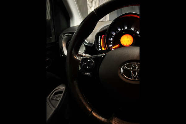 Toyota Aygo 1.0 VVT-i x-cite|KEYLESS|CAMERA|STUURHULP|AIRCO|VOL