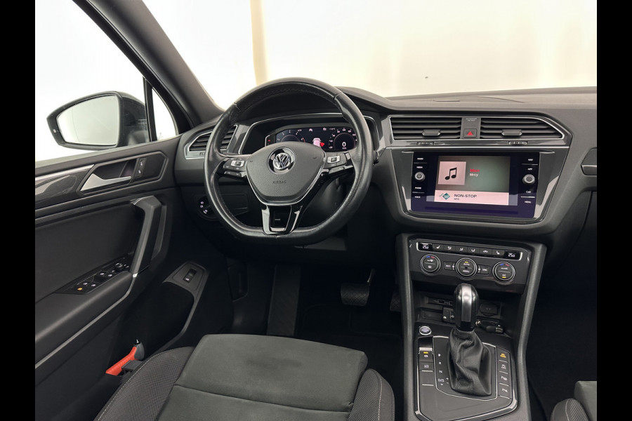 Volkswagen Tiguan Allspace 1.5 TSI R-Line Highline Business [ 7-Pers. ] Aut. *PANO | ARTVELOURS | FULL-LED | DIGI-COCKPIT | KEYLESS | ADAPTIVE-CRUISE | CAMERA | SHIFTPADDLES | CARPLAY | DAB+ | HEATED-COMFORTSEATS | NAVI-FULLMAP | PRIVACYGLASS | 19''ALU*