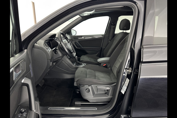 Volkswagen Tiguan Allspace 1.5 TSI R-Line Highline Business [ 7-Pers. ] Aut. *PANO | ARTVELOURS | FULL-LED | DIGI-COCKPIT | KEYLESS | ADAPTIVE-CRUISE | CAMERA | SHIFTPADDLES | CARPLAY | DAB+ | HEATED-COMFORTSEATS | NAVI-FULLMAP | PRIVACYGLASS | 19''ALU*