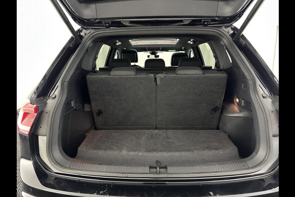Volkswagen Tiguan Allspace 1.5 TSI R-Line Highline Business [ 7-Pers. ] Aut. *PANO | ARTVELOURS | FULL-LED | DIGI-COCKPIT | KEYLESS | ADAPTIVE-CRUISE | CAMERA | SHIFTPADDLES | CARPLAY | DAB+ | HEATED-COMFORTSEATS | NAVI-FULLMAP | PRIVACYGLASS | 19''ALU*