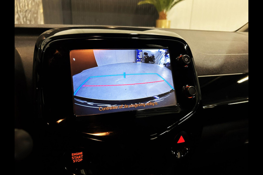 Toyota Aygo 1.0 VVT-i x-cite|KEYLESS|CAMERA|STUURHULP|AIRCO|VOL