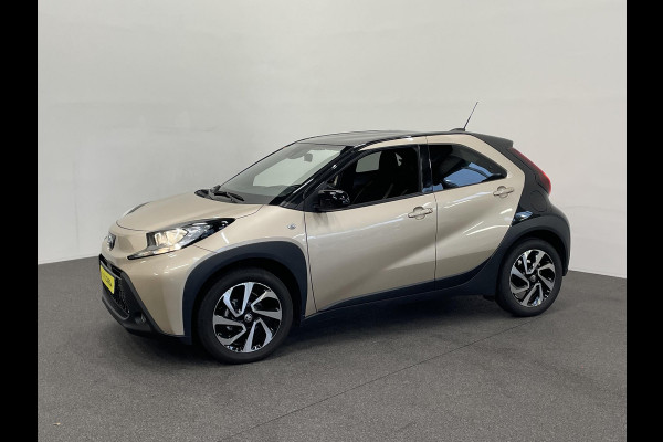Toyota Aygo X 1.0 VVT-i Automaat Pulse Navigatie Apple Carplay/Android Auto Camera 17" Lichtmetalen Velgen Climate Control Adaptive Cruise Control Two Tone