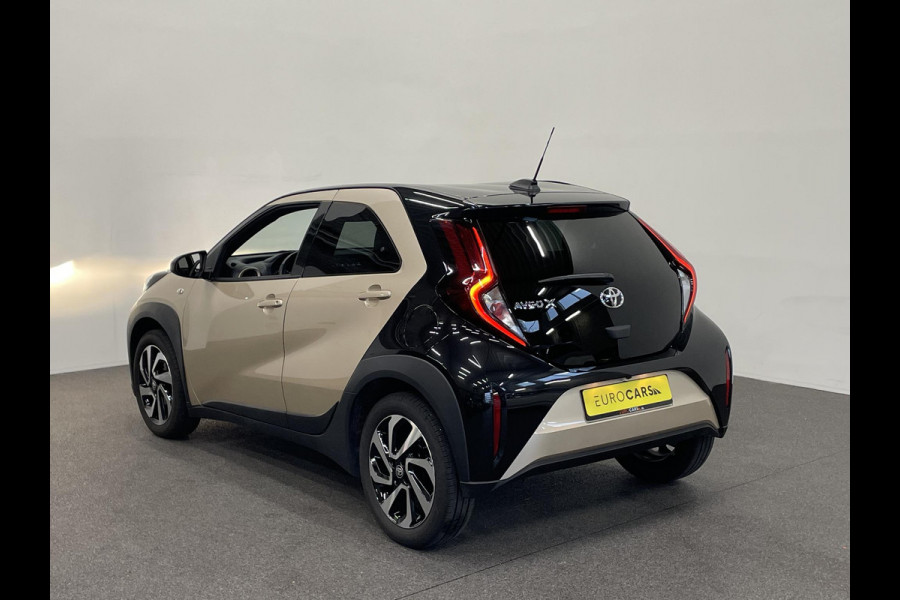 Toyota Aygo X 1.0 VVT-i Automaat Pulse Navigatie Apple Carplay/Android Auto Camera 17" Lichtmetalen Velgen Climate Control Adaptive Cruise Control Two Tone