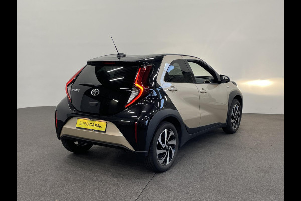 Toyota Aygo X 1.0 VVT-i Automaat Pulse Navigatie Apple Carplay/Android Auto Camera 17" Lichtmetalen Velgen Climate Control Adaptive Cruise Control Two Tone