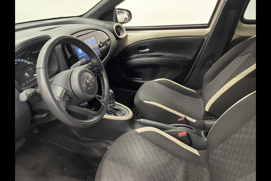 Toyota Aygo X 1.0 VVT-i Automaat Pulse Navigatie Apple Carplay/Android Auto Camera 17" Lichtmetalen Velgen Climate Control Adaptive Cruise Control Two Tone