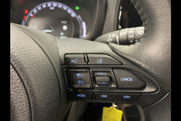Toyota Aygo X 1.0 VVT-i Automaat Pulse Navigatie Apple Carplay/Android Auto Camera 17" Lichtmetalen Velgen Climate Control Adaptive Cruise Control Two Tone