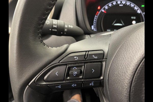 Toyota Aygo X 1.0 VVT-i Automaat Pulse Navigatie Apple Carplay/Android Auto Camera 17" Lichtmetalen Velgen Climate Control Adaptive Cruise Control Two Tone