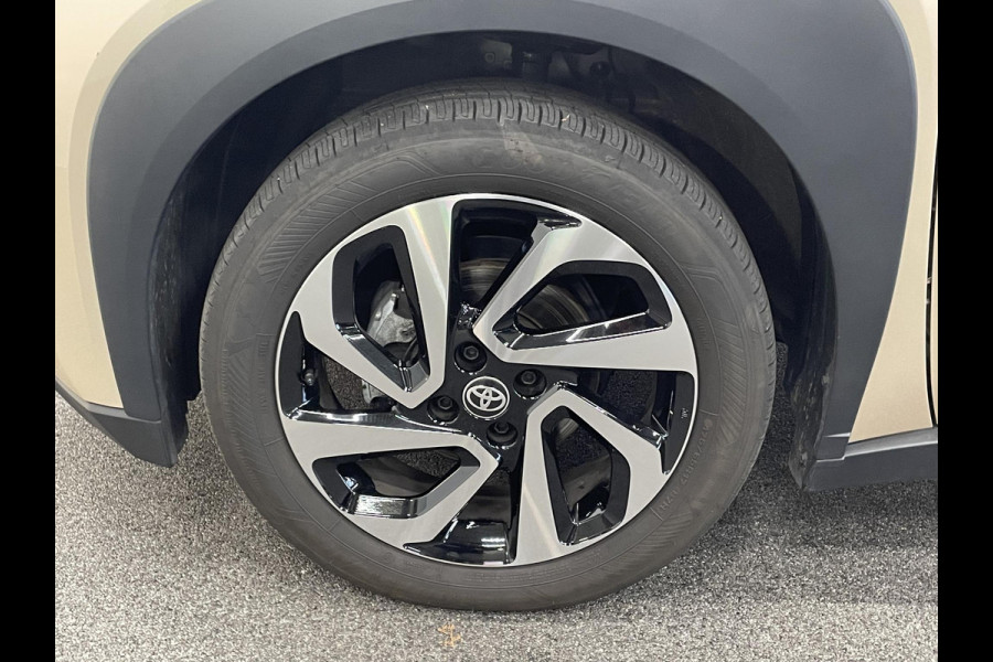 Toyota Aygo X 1.0 VVT-i Automaat Pulse Navigatie Apple Carplay/Android Auto Camera 17" Lichtmetalen Velgen Climate Control Adaptive Cruise Control Two Tone