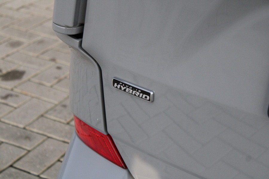 Ford Transit Custom 320 2.5 PHEV L2H1 Limited 232pk - 2x Schuifdeur - Trekhaak - Stoel/Stuurverwarming - ACC - Blindspot - Keyless - Rijklaar