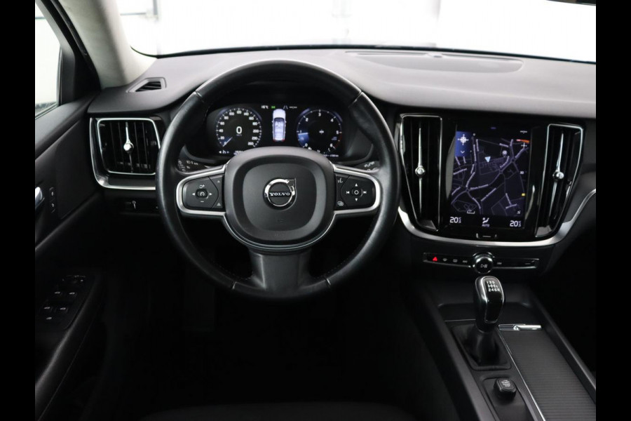 Volvo V60 2.0 D3 Momentum | Carplay | Navigatie | Full LED | Cruise control | Parkeerhulp | Climate control | Bluetooth | Digital Cockpit