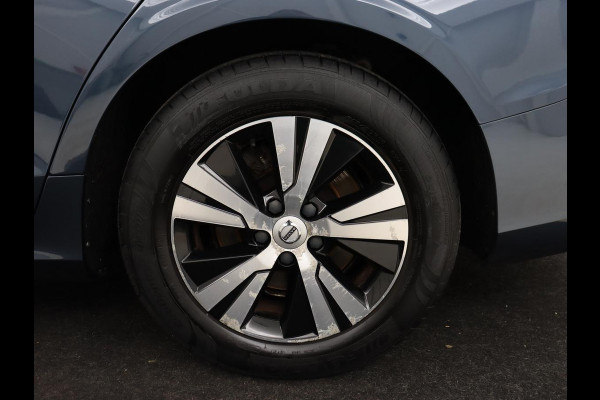 Volvo V60 2.0 D3 Momentum | Carplay | Navigatie | Full LED | Cruise control | Parkeerhulp | Climate control | Bluetooth | Digital Cockpit