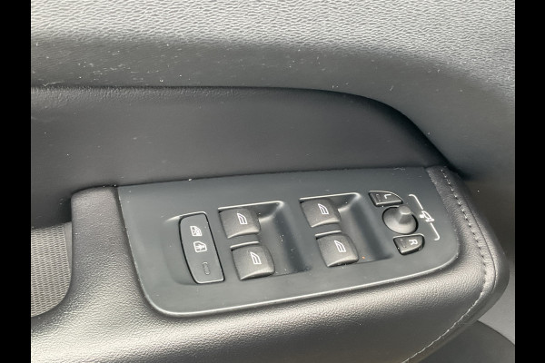 Volvo XC60 2.0 T8 Plug-in hybrid AWD Plus Dark 1Eig BLIS Memory Stoel/stuur Verw Pano Carplay
