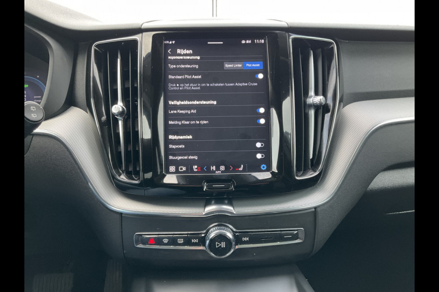 Volvo XC60 2.0 T8 Plug-in hybrid AWD Plus Dark 1Eig BLIS Memory Stoel/stuur Verw Pano Carplay