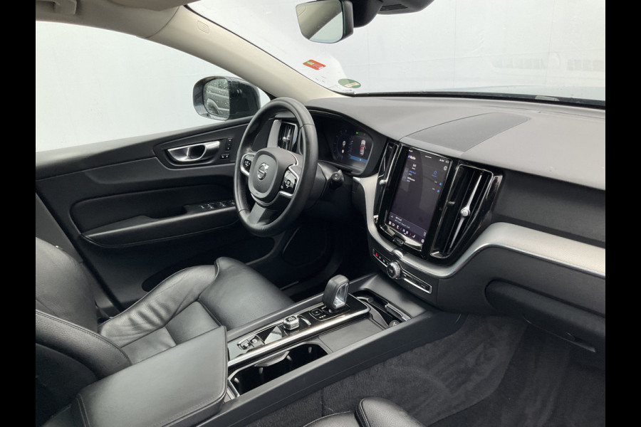 Volvo XC60 2.0 T8 Plug-in hybrid AWD Plus Dark 1Eig BLIS Memory Stoel/stuur Verw Pano Carplay