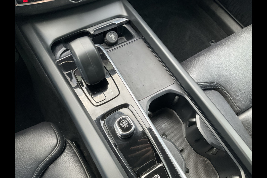 Volvo XC60 2.0 T8 Plug-in hybrid AWD Plus Dark 1Eig BLIS Memory Stoel/stuur Verw Pano Carplay