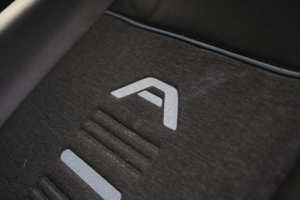 Ford Transit Custom 320 2.0 TDCI L2H1 Active DC 2x Schuifdeur - Trekhaak - Stoelverwarming - ACC - Blindspot - Carplay - Bi-Xenon - Rijklaar