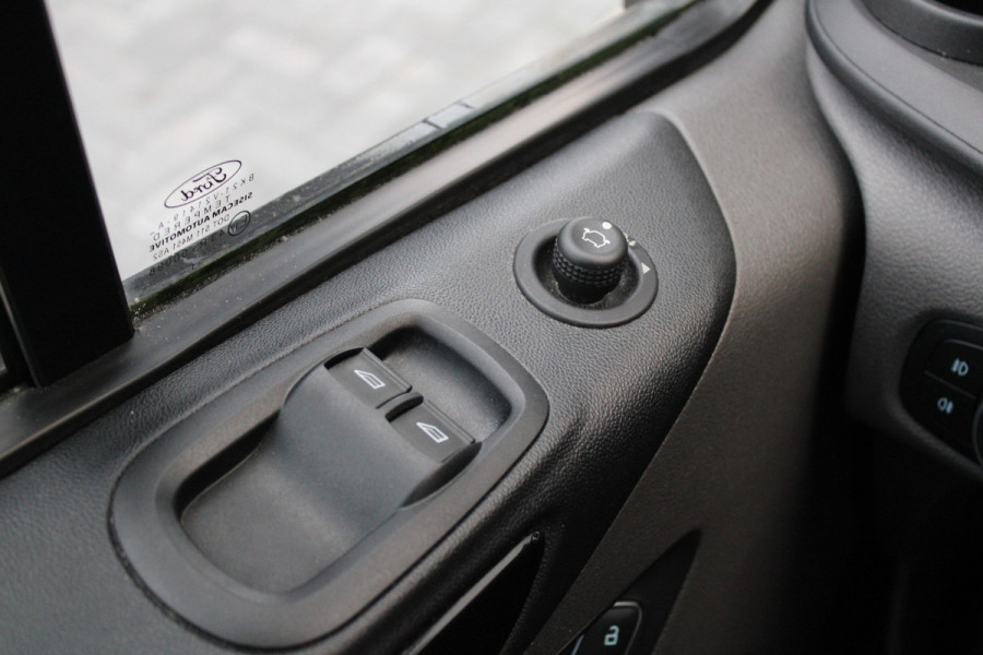 Ford Transit Custom 320 2.0 TDCI L2H1 Active DC 2x Schuifdeur - Trekhaak - Stoelverwarming - ACC - Blindspot - Carplay - Bi-Xenon - Rijklaar