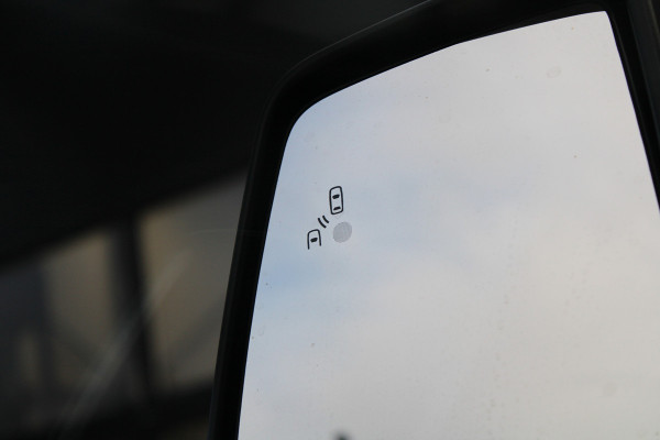 Ford Transit Custom 320 2.0 TDCI L2H1 Active DC 2x Schuifdeur - Trekhaak - Stoelverwarming - ACC - Blindspot - Carplay - Bi-Xenon - Rijklaar