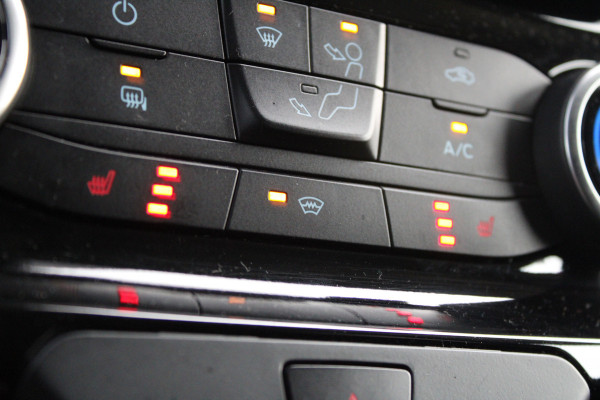 Ford Transit Custom 320 2.0 TDCI L2H1 Active DC 2x Schuifdeur - Trekhaak - Stoelverwarming - ACC - Blindspot - Carplay - Bi-Xenon - Rijklaar