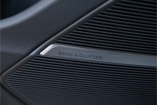 Audi Q8 60 TFSI e quattro Competition Massage, Head-up, Vierwielbesturing, B&O, Soft-Close, VOL