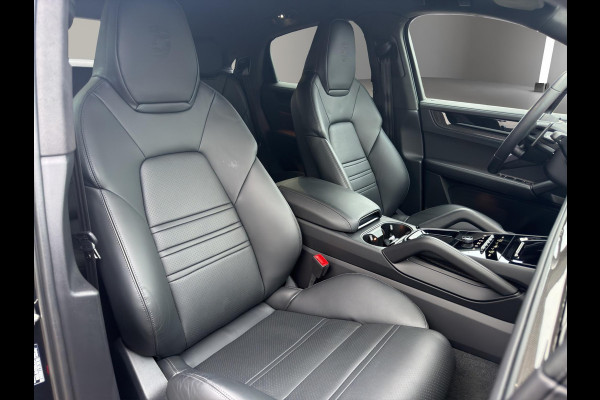 Porsche Cayenne Coupé 4.0 Turbo E-Hybrid GT Carbon | 22"  | Bijrijdersdisplay | Bose | Vol-Leder |