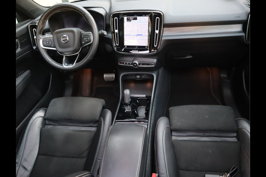 Volvo XC40 Recharge P8 AWD R-Design / Panoramadak / 360camera