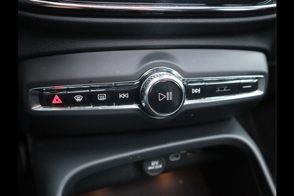 Volvo XC40 Recharge P8 AWD R-Design / Panoramadak / 360camera