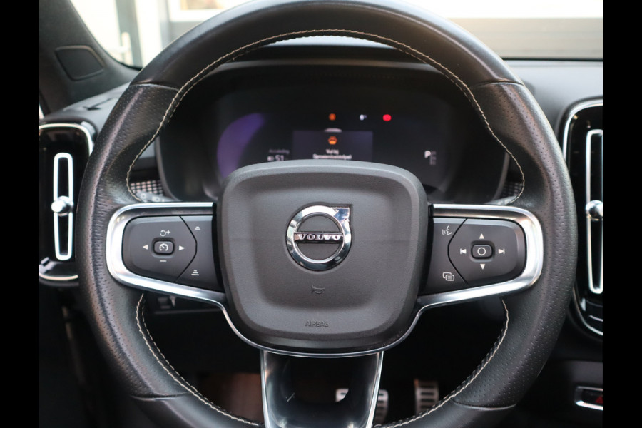 Volvo XC40 Recharge P8 AWD R-Design / Panoramadak / 360camera