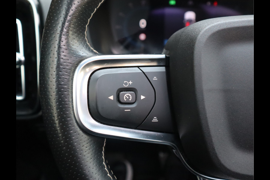Volvo XC40 Recharge P8 AWD R-Design / Panoramadak / 360camera
