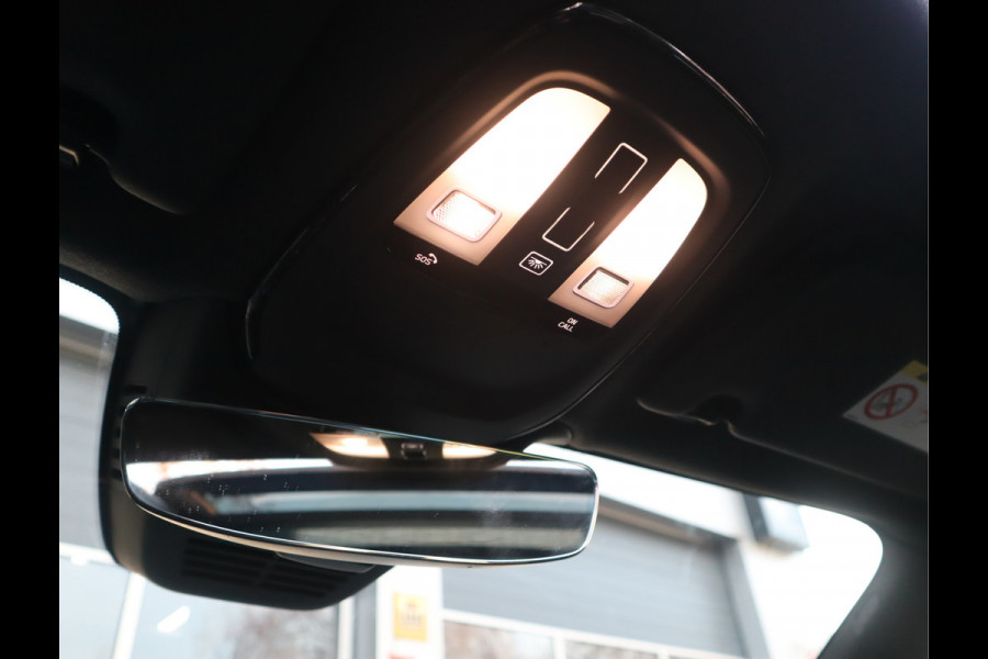 Volvo XC40 Recharge P8 AWD R-Design / Panoramadak / 360camera