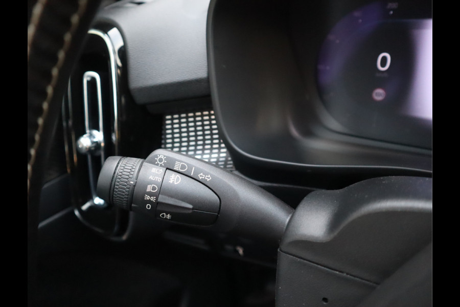 Volvo XC40 Recharge P8 AWD R-Design / Panoramadak / 360camera