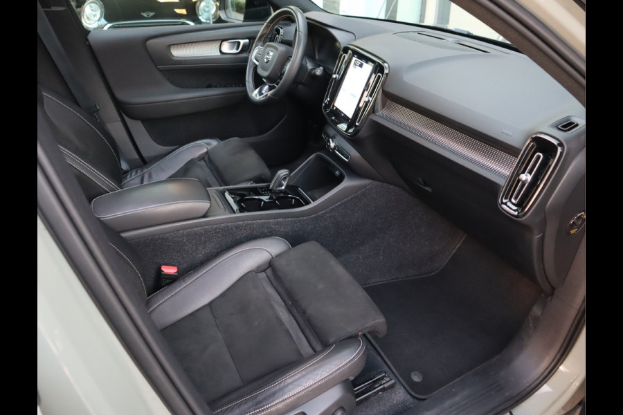 Volvo XC40 Recharge P8 AWD R-Design / Panoramadak / 360camera