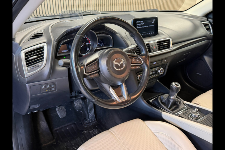 Mazda 3 2.0 SkyActiv-G 120 GT-M ACC CAMERA PARKEERSENSOREN VOOR EN ACHTER NAVI STUUR/STOELVERWARMING DODEHOEKSBEWAKING