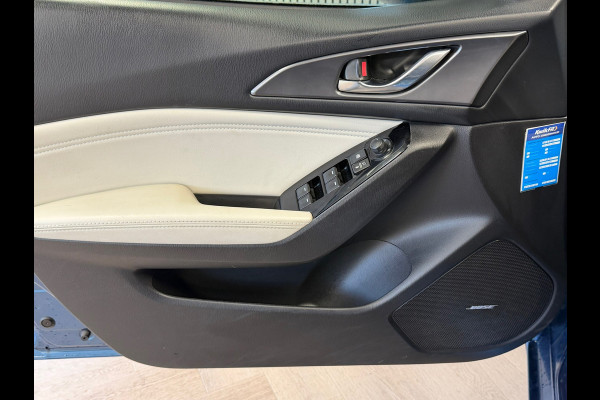 Mazda 3 2.0 SkyActiv-G 120 GT-M ACC CAMERA PARKEERSENSOREN VOOR EN ACHTER NAVI STUUR/STOELVERWARMING DODEHOEKSBEWAKING
