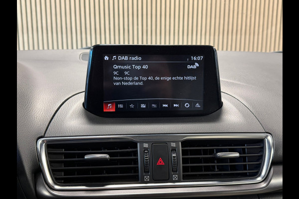 Mazda 3 2.0 SkyActiv-G 120 GT-M ACC CAMERA PARKEERSENSOREN VOOR EN ACHTER NAVI STUUR/STOELVERWARMING DODEHOEKSBEWAKING
