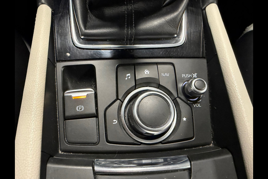 Mazda 3 2.0 SkyActiv-G 120 GT-M ACC CAMERA PARKEERSENSOREN VOOR EN ACHTER NAVI STUUR/STOELVERWARMING DODEHOEKSBEWAKING