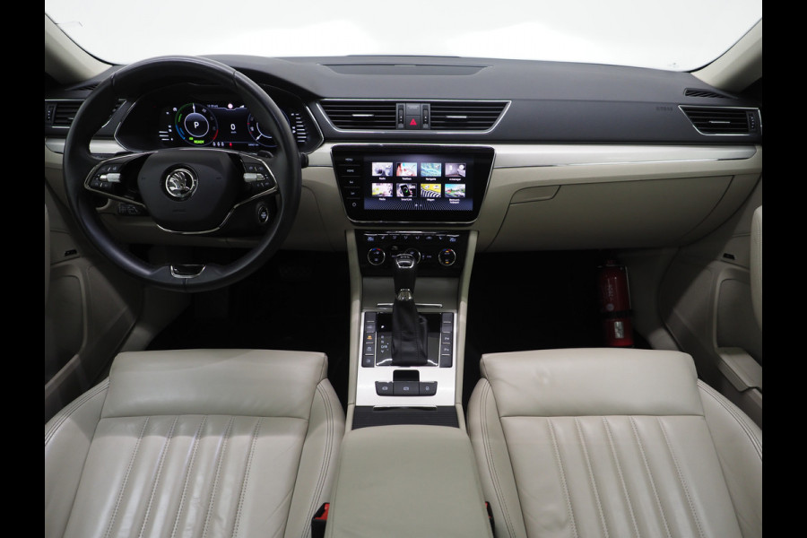 Škoda Superb Combi 1.4 TSI iV Style | Panoramadak | Canton | Leder | Camera | Keyless | Adaptive Cruise | Memory | Carplay