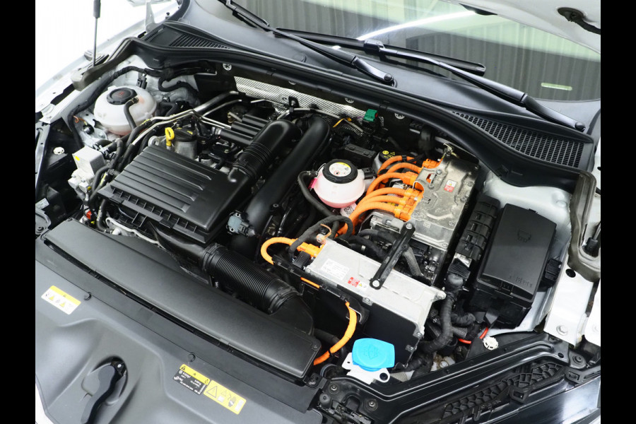 Škoda Superb Combi 1.4 TSI iV Style | Panoramadak | Canton | Leder | Camera | Keyless | Adaptive Cruise | Memory | Carplay